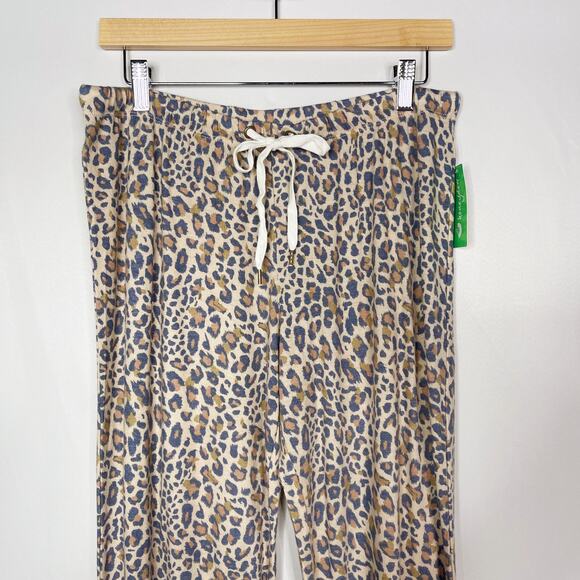 New Honeydew Medium Star Seeker Brushed Jersey Leopard Coordinating Lounge Set - Picture 16 of 16